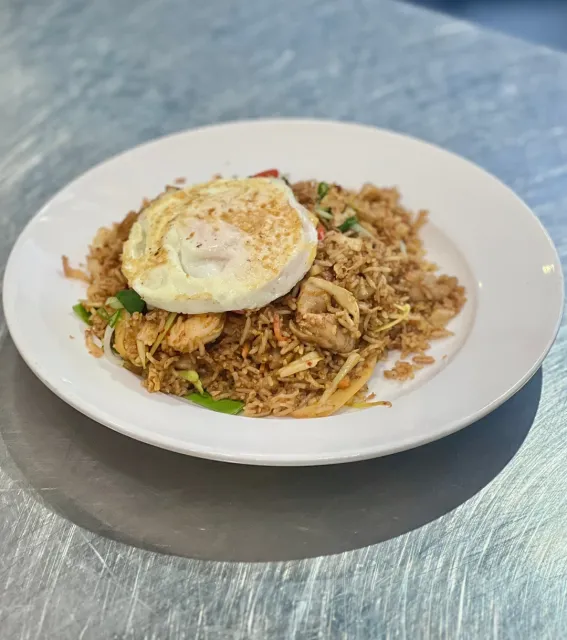 Authentic Flavors & Fast, Friendly Service – Don’t Miss Out!" 🌯