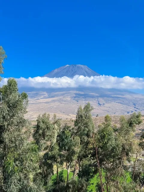 Peru Travel 🧳 Who hasn’t visited Arequipa to see the volcanoes yet?