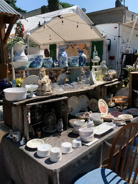 Bushwick Market is a bit small / a bit messy / a bit artistic 🌟