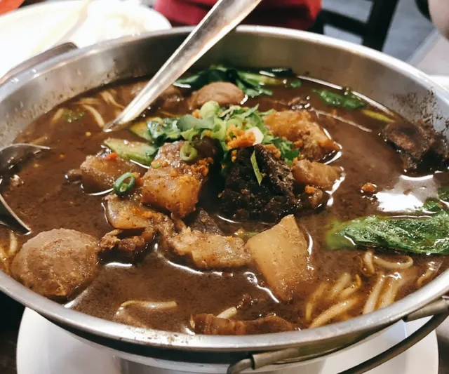 Eating Thai street food in Boston? -9Zaab