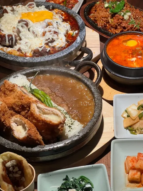 This Place Deserves a Shoutout! Their Pork Cutlet is Amazing 🥩🧀