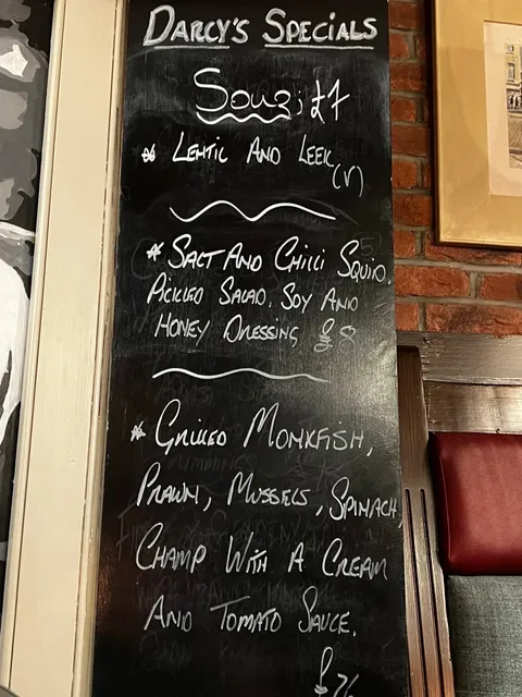 🍽️ Must-Try Irish Restaurant in Belfast - Darcy's! 🇮🇪✨