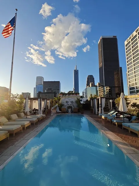 Los Angeles Per La, Autograph Collection Hotel 🏨  