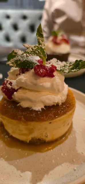 An Unforgettable Post-Show Meal! 🎭🍽️