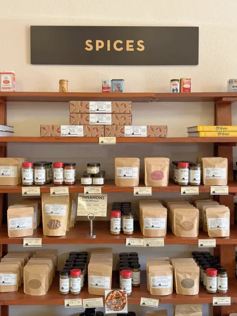 🇺🇸 LA’s “World-Class Spice Shop” – Where Every Jar Tells a Story! 🌿
