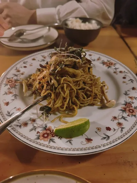 Chicago | Filipino Restaurant Bonnie’s in Its New Location