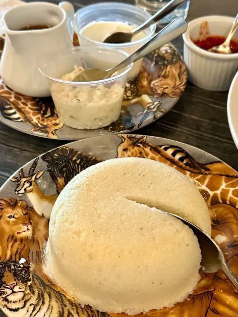 🇨🇦 ​​Hidden Gem Alert: East African Flavors at Simba's Grill!​​ 🦁🌍