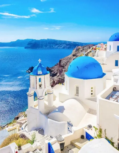 The Beauty of Santorini, Greece 🏝️, Who Can Fathom? 🛳️