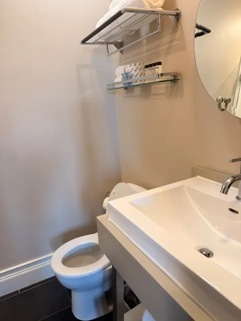 A Hidden Gem in a Charming Residential Area 🌳