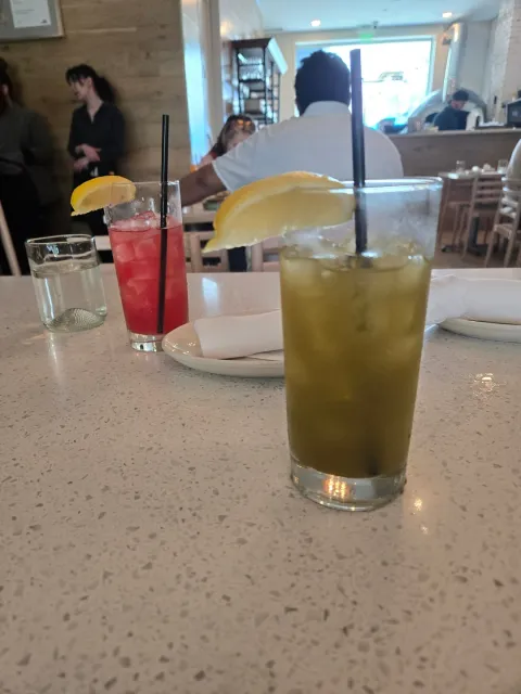 Delicious Food & Cozy Vibes 🍽️💫 – A Must-Try in New Orleans!