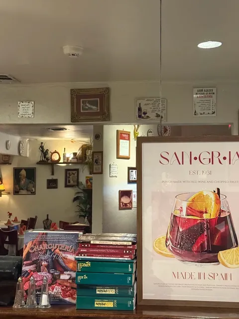 LA | La Paella: An Unassuming Gem for Seafood Paella 🥘