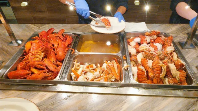Las Vegas Lobster Buffet 🦞✨