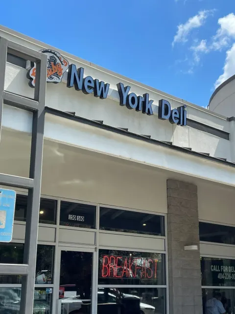 Huge Portions & Delicious Food at Gruby's! 🥪🍟