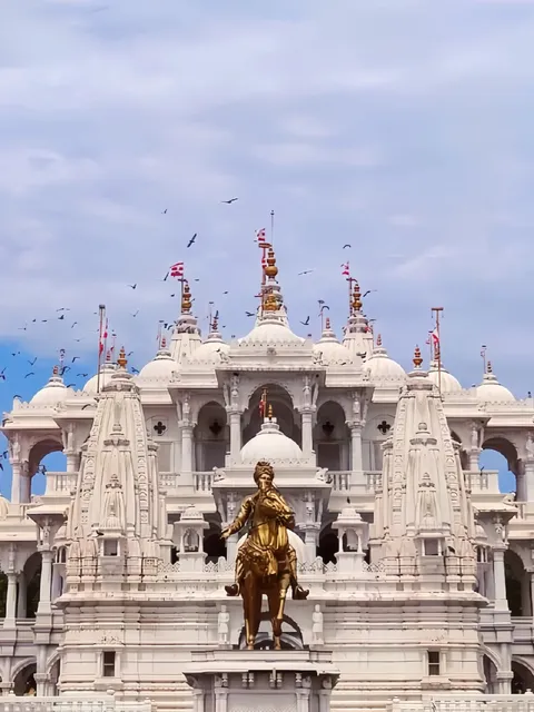 Toronto’s Indian Temple | More impressive than I imagined!