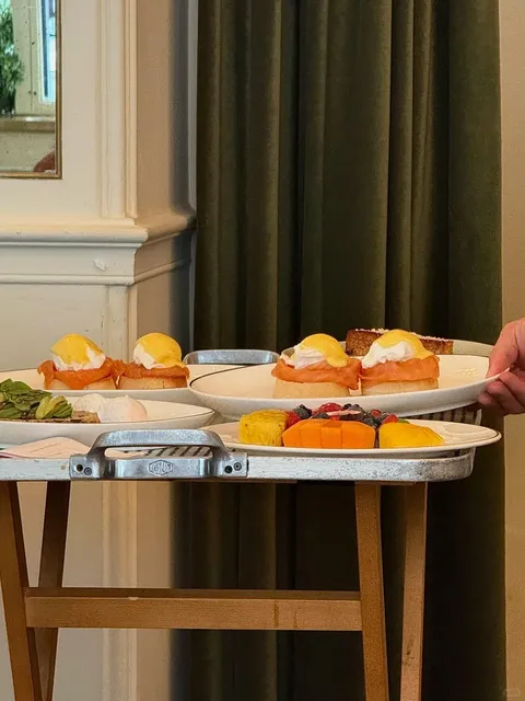 🇬🇧 Hidden Gem Breakfast Spot Near Buckingham Palace! ☕️🍳