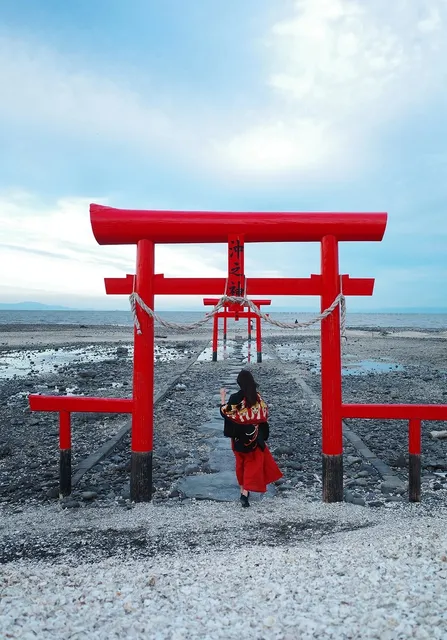 🌸🌺🌿🍃 Waiting for the Tide at the Torii 🌸🌺🌿🍃