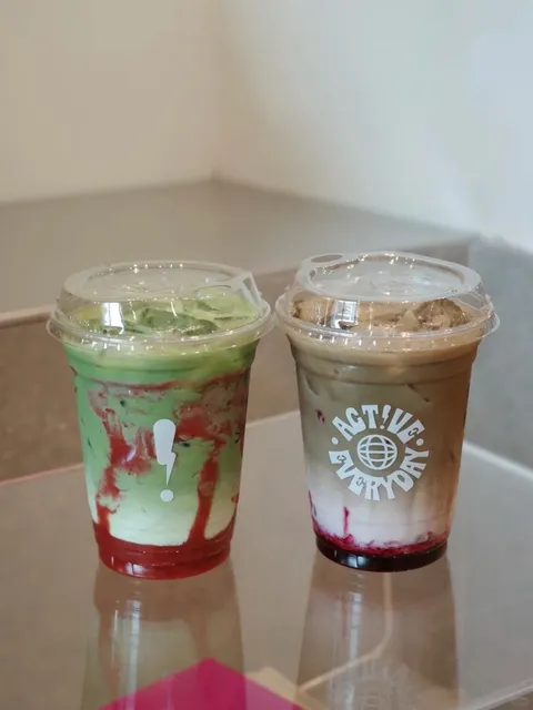 🇨🇦 ​​Vancouver's Newest Tech-Chic Matcha Spot in Kits!​​ 🍵⚡