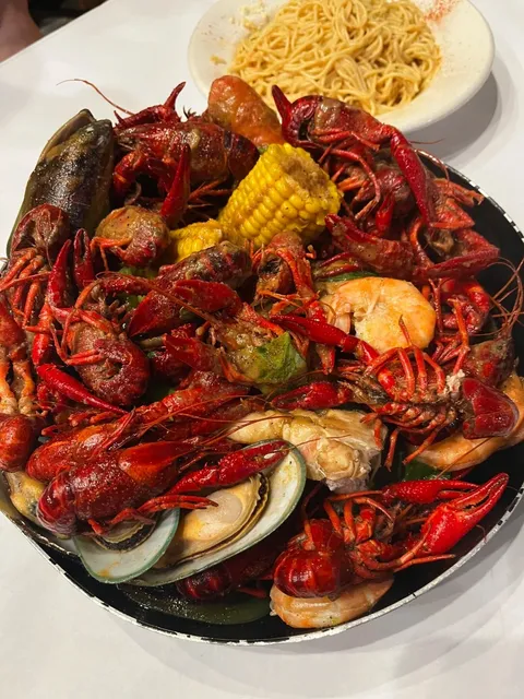 🌴 New Orleans Food & Travel Diary | Food is Amazing! Attractions?