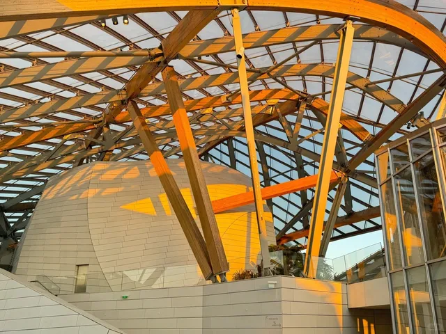 Sunset at Fondation Louis Vuitton: When Architecture Becomes Art 🌇✨