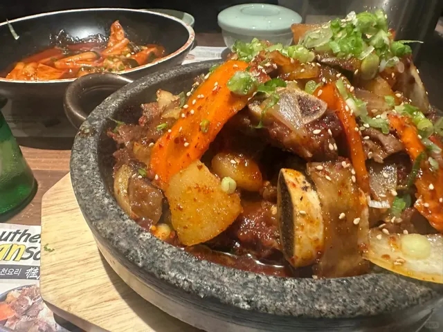 LA’s Finger-Lickin’ Good Korean Spicy Potato Pork Ribs Pot! 🤤  