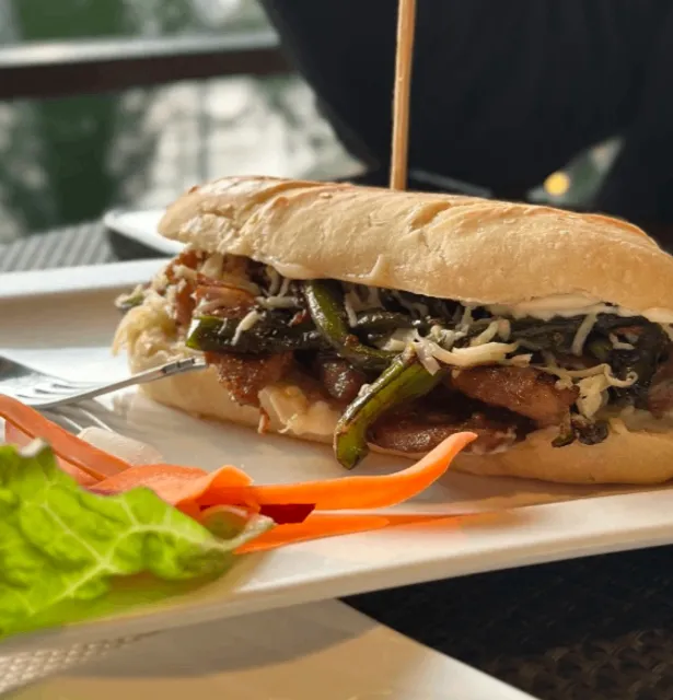 Pokhara's Super Delicious Restaurant💖 | Lounge in the Sunny Garden🛋️