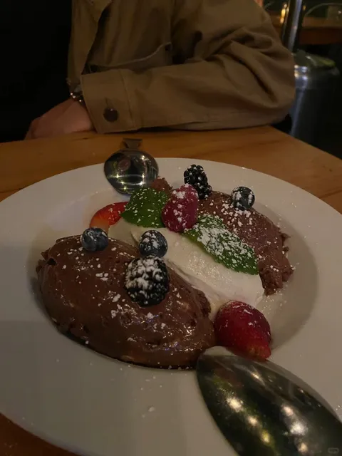 LA Pasadena 🥨 French Date Night Restaurant Recommendation