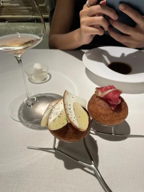 Green Star Shining: A Sustainable Culinary Journey at Lluerna 🌿🌟