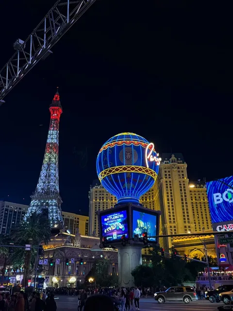 Vegas Photo Guide 🎰 One-Day Citywalk 📸 Itinerary