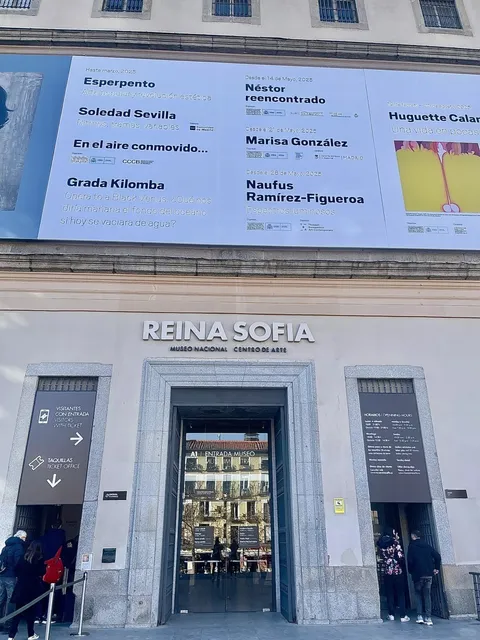 🇪🇸 Reina Sofía Masterpiece Guide: FREE Entry Hacks! 🎨✨