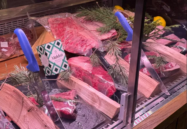 ​​Saint Petersburg’s #1 Steakhouse | MEAT COIN – Worth the Hype?​​ 🥩