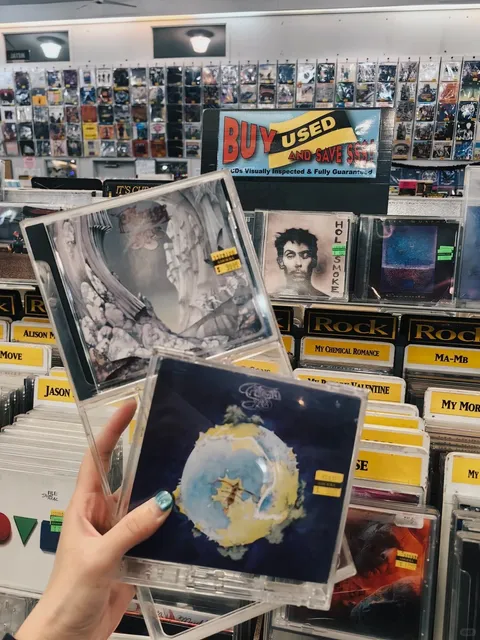 San Francisco: A True Haven for Book, Music, and Film Lovers 🎵