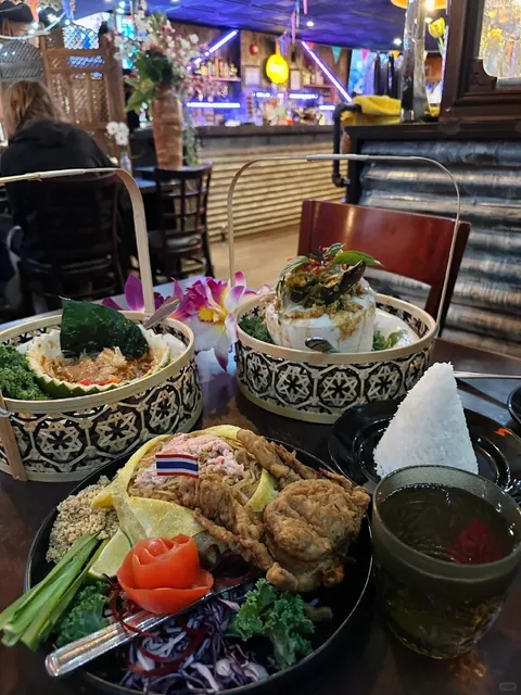 Kingsto: Popular Thai Cuisine 🇹🇭 High-Rated Dishes with Stunning Pre