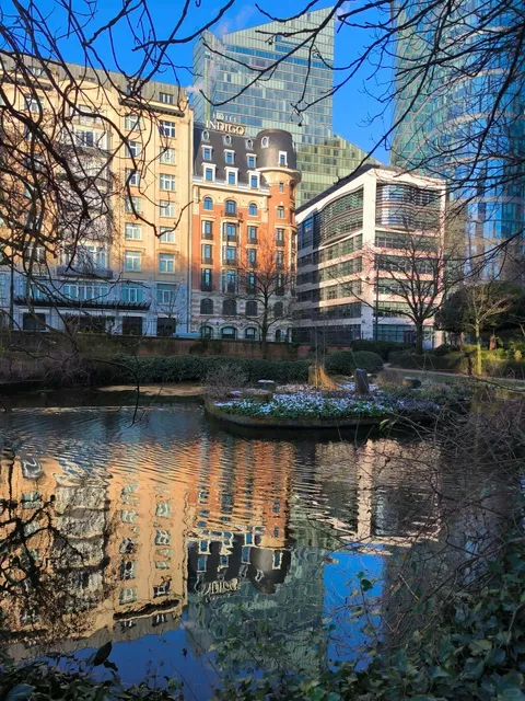 Half-Day Stroll in Brussels in Search of the Big Apple 🍏