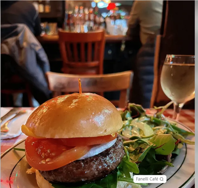 New York | Must-Eat Super Juicy Burger in Soho! 💯