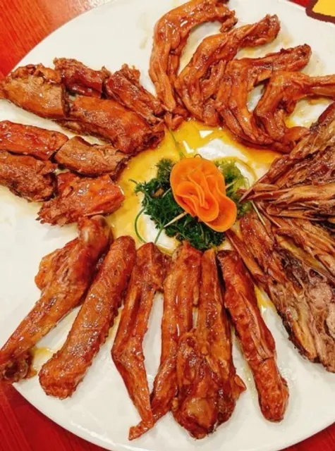 Yue Bai Wei  🥢✨ | A Modern Chinese Dining Experience in Squirrel Hill