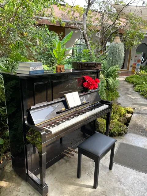 Oakland Cafe x Restaurant ｜ Bangkok