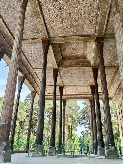 🇮🇷 Chehel Sotoun Palace: A Masterpiece of Persian Frescoes 🖼️👑