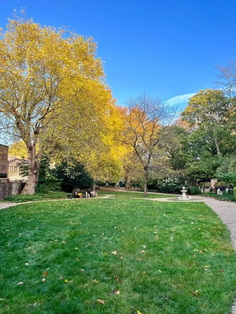 🌿 St. George’s Gardens: A Hidden Oasis in London