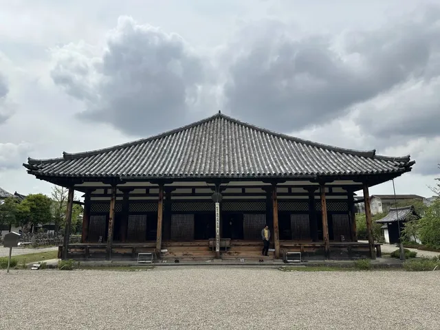 Nara: Avoiding Crowds at Nanto  Daian-ji