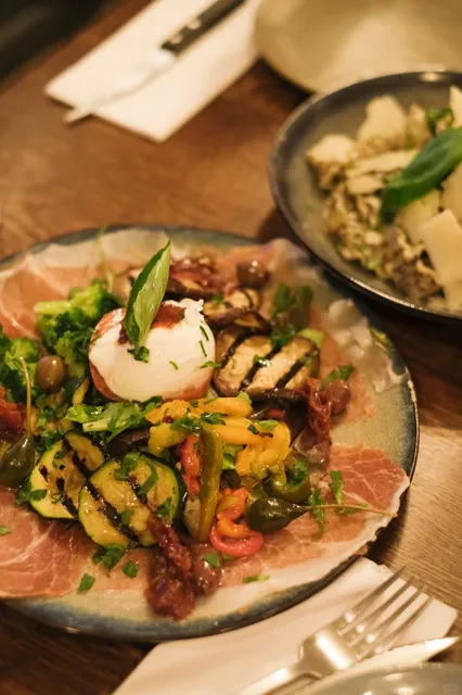 Paris Find | Otiamo - Where Even the Salad Deserves a Standing Ovation