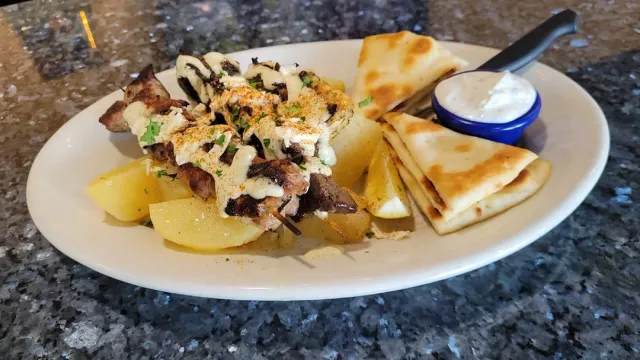 Taki‘s Mad Greek Special – A Flavorful Feast of Lamb