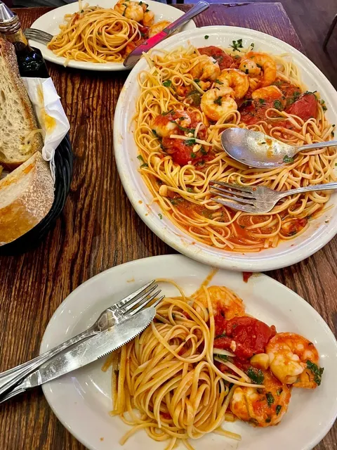 🍝 Las Vegas – A Super Family-Friendly Italian Restaurant! 🥖