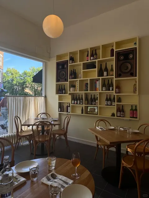 ​​🌿 East London Vibes | Bianca's | Vanilla-Scented Sunset Tavern✨​​