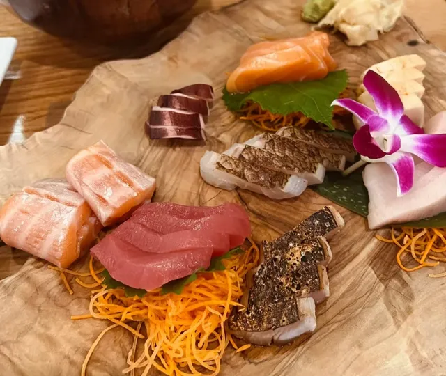 Tomo's Salmon Don is a Must-Try! Salmon Lovers, Save This Spot!