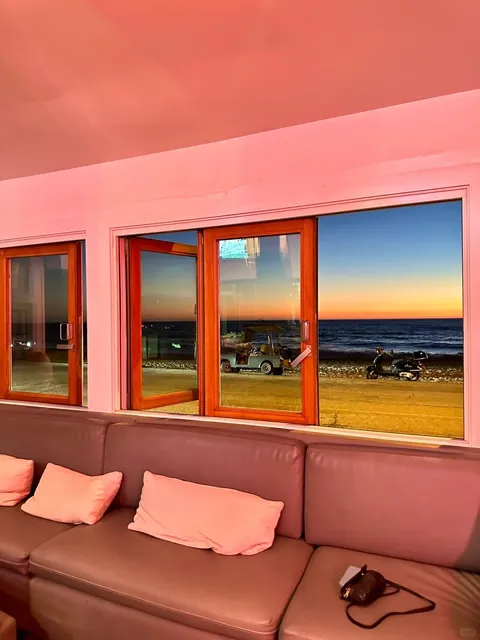 LA Oceanfront Dining | The Sunset Restaurant in Malibu 🌊🌅