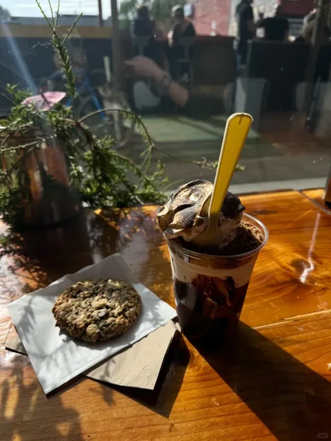 ✨ Portland Vintage Shopping: Time-Traveling for Fashion Treasures!