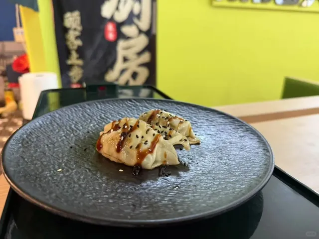 🔥 Poland's FIRST Revolving Hot Pot Opens in Poznań! 🔥