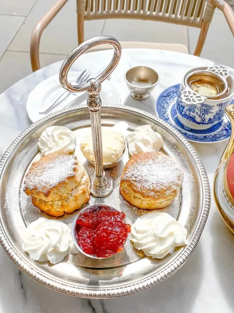 An authentic British afternoon tea for 10 pounds per person.