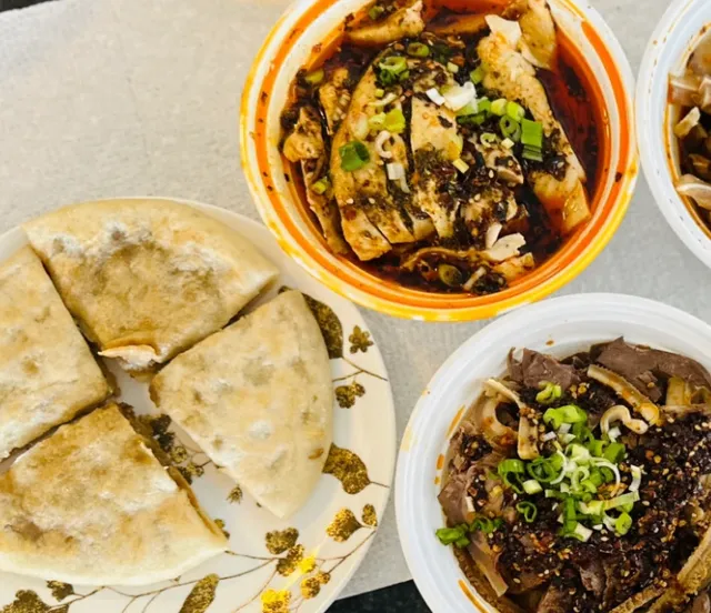 🌶️ Montreal | Spicy Chongqing Noodles Downtown!
