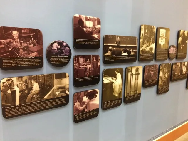 MIT’s Most “Mind-Bending” Building: The Stata Center 🏗️🤯